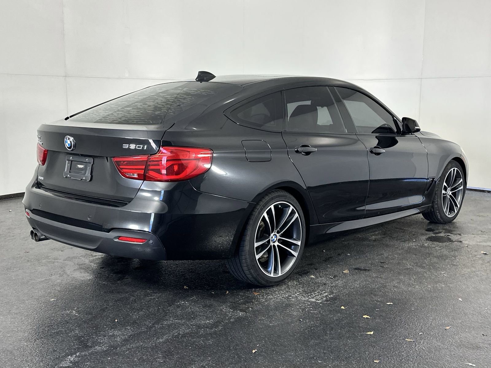 Used 2017 BMW 330i Gran Turismo xDrive image 11