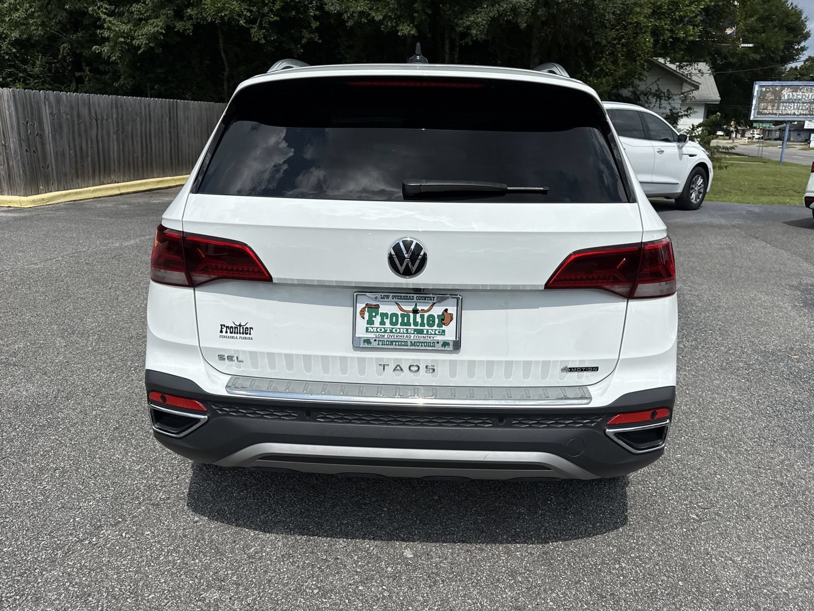 Used 2023 Volkswagen Taos SEL AWD/4WD image 4
