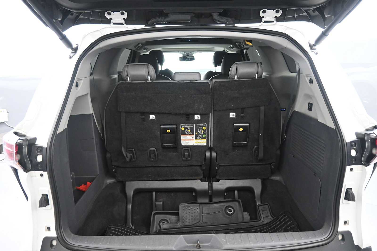 Used 2024 Toyota Sienna XLE w/ XLE Plus Package AWD/4WD image 23