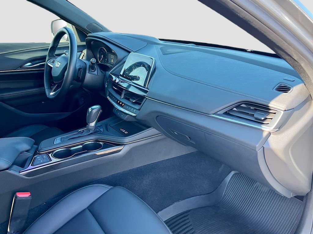 Used 2025 Cadillac CT4 Luxury image 30