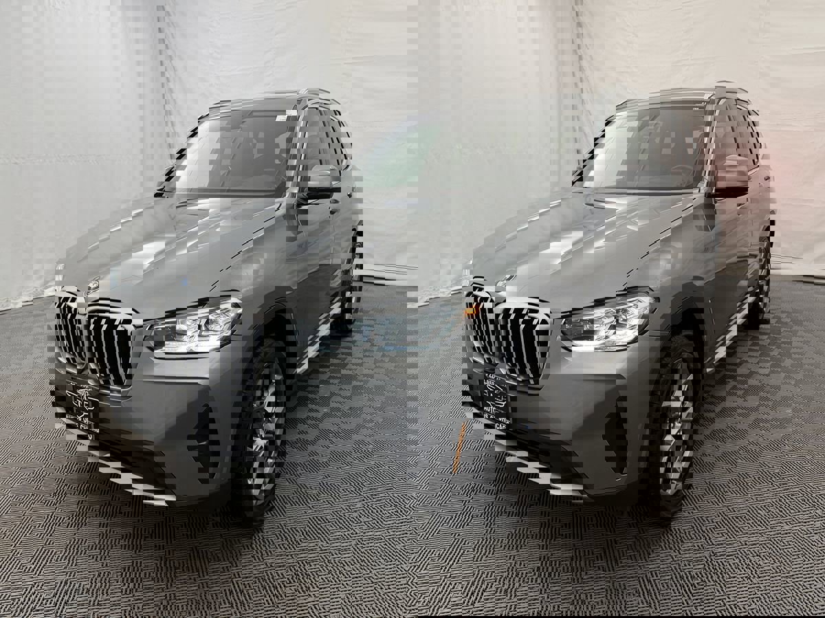 Used 2024 BMW X3 xDrive30i image 2