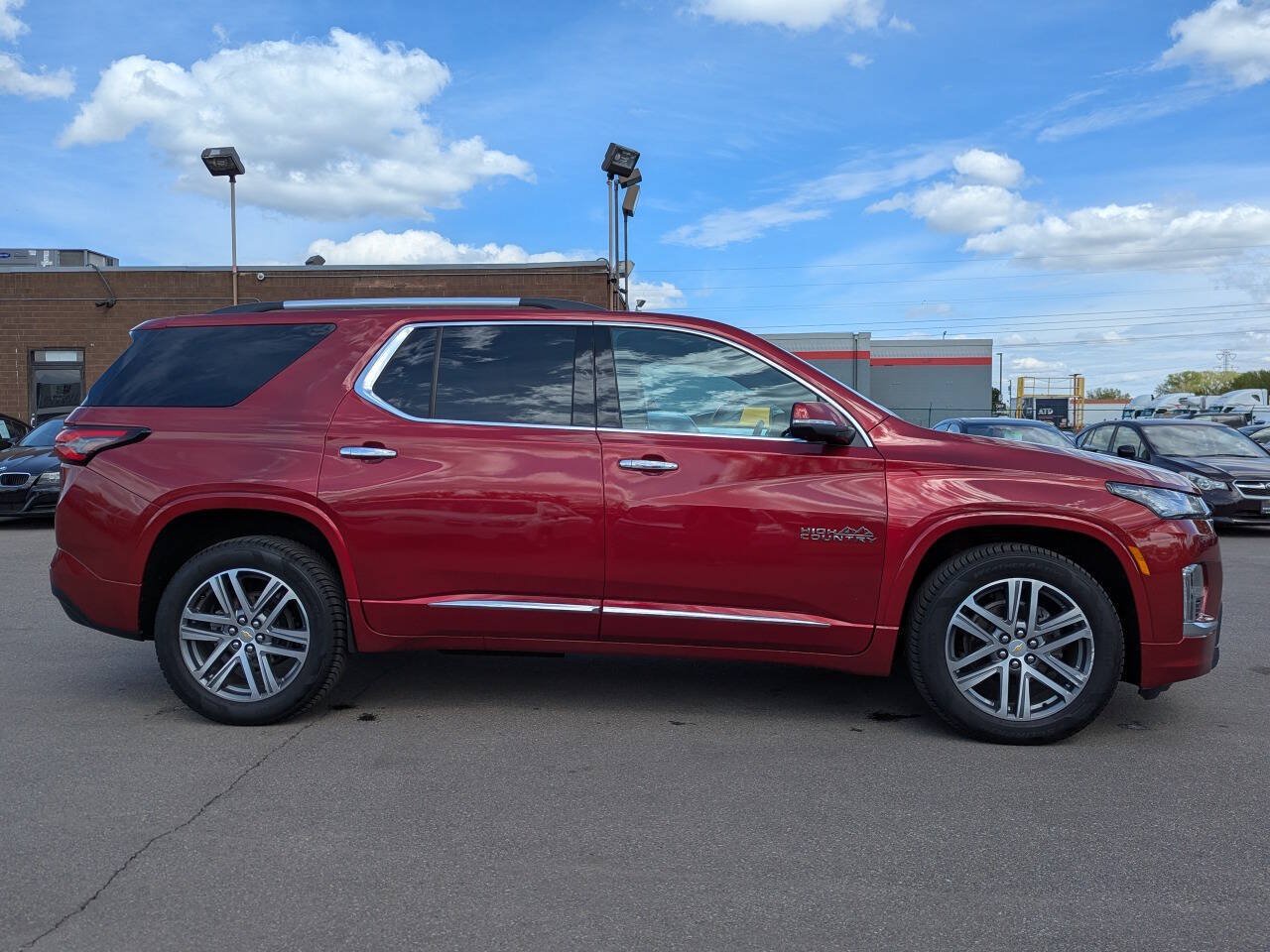 Used 2023 Chevrolet Traverse High Country w/ LPO, Floor Liner Package AWD/4WD image 3