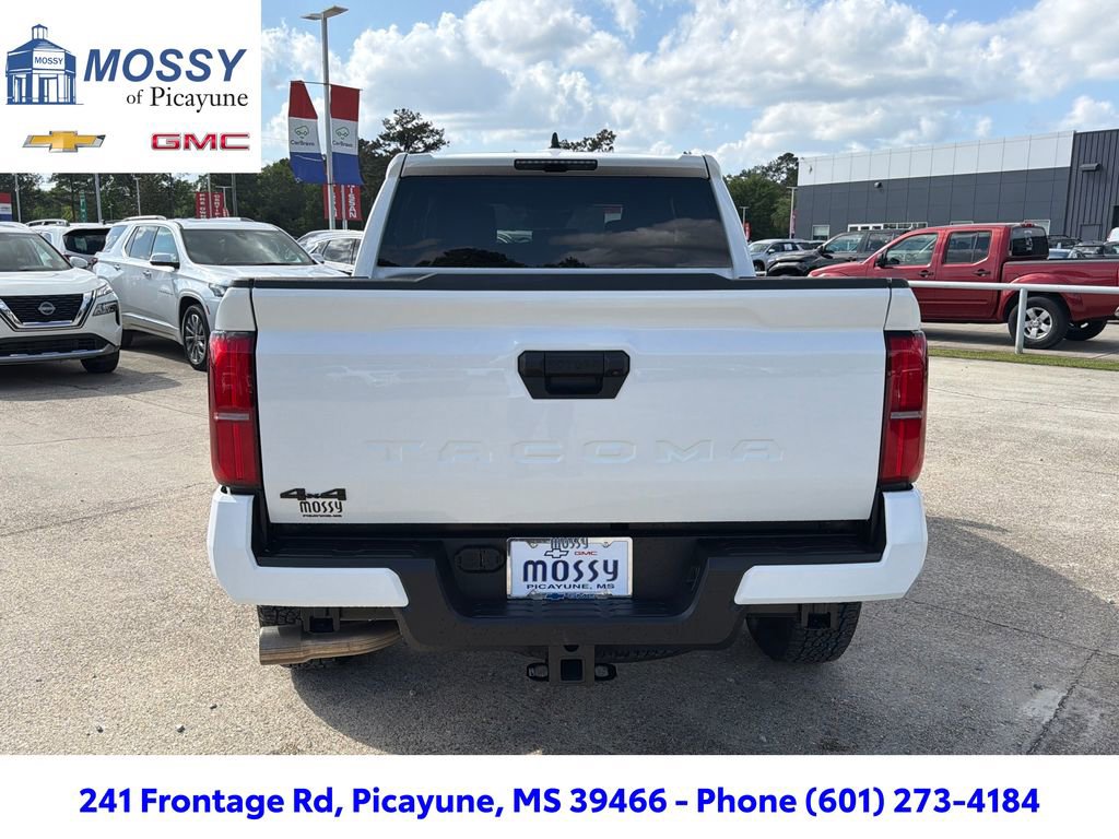 Used 2025 Toyota Tacoma TRD Off-Road AWD/4WD image 5