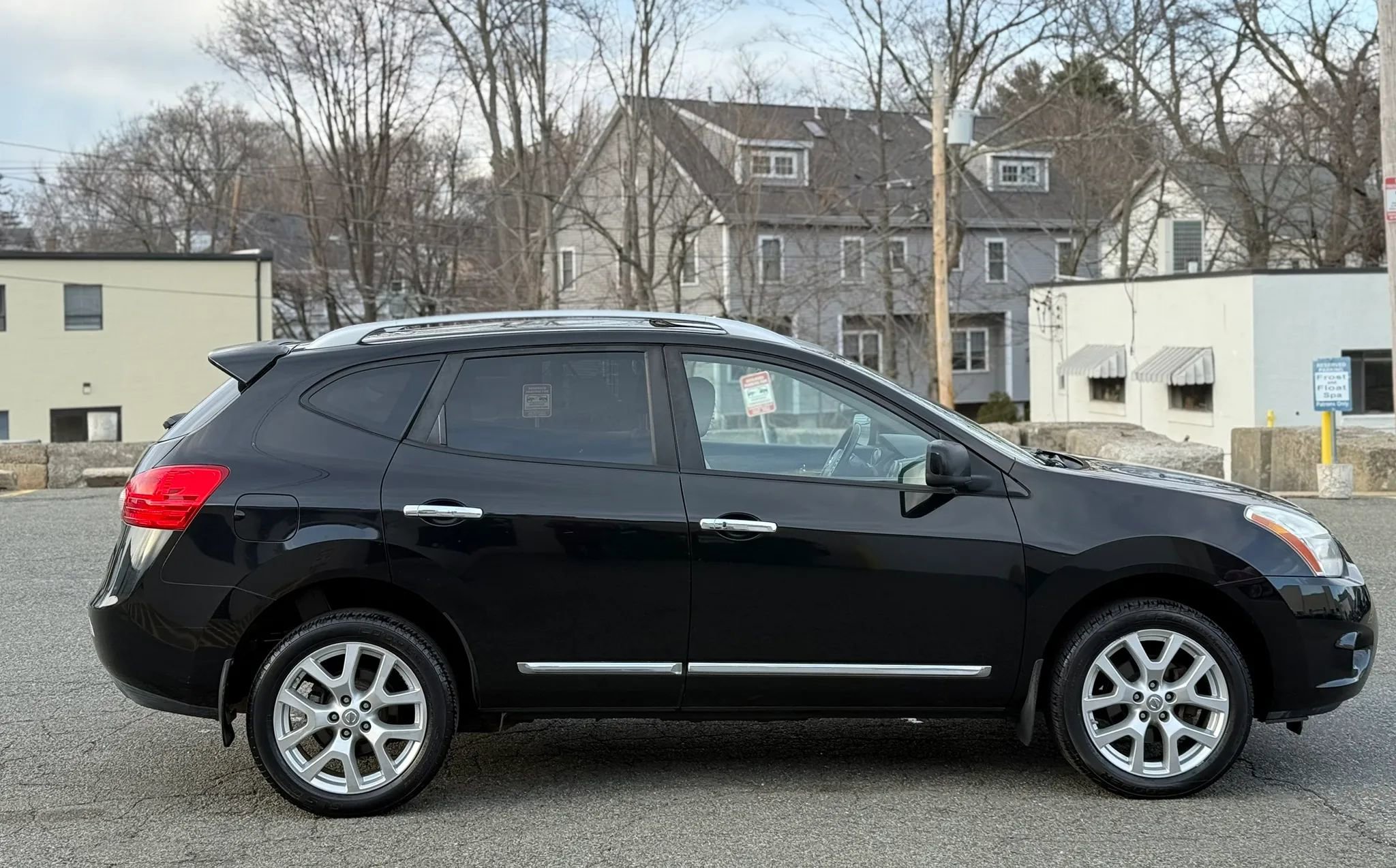 Used 2011 Nissan Rogue SV w/ SL Pkg FWD image 8