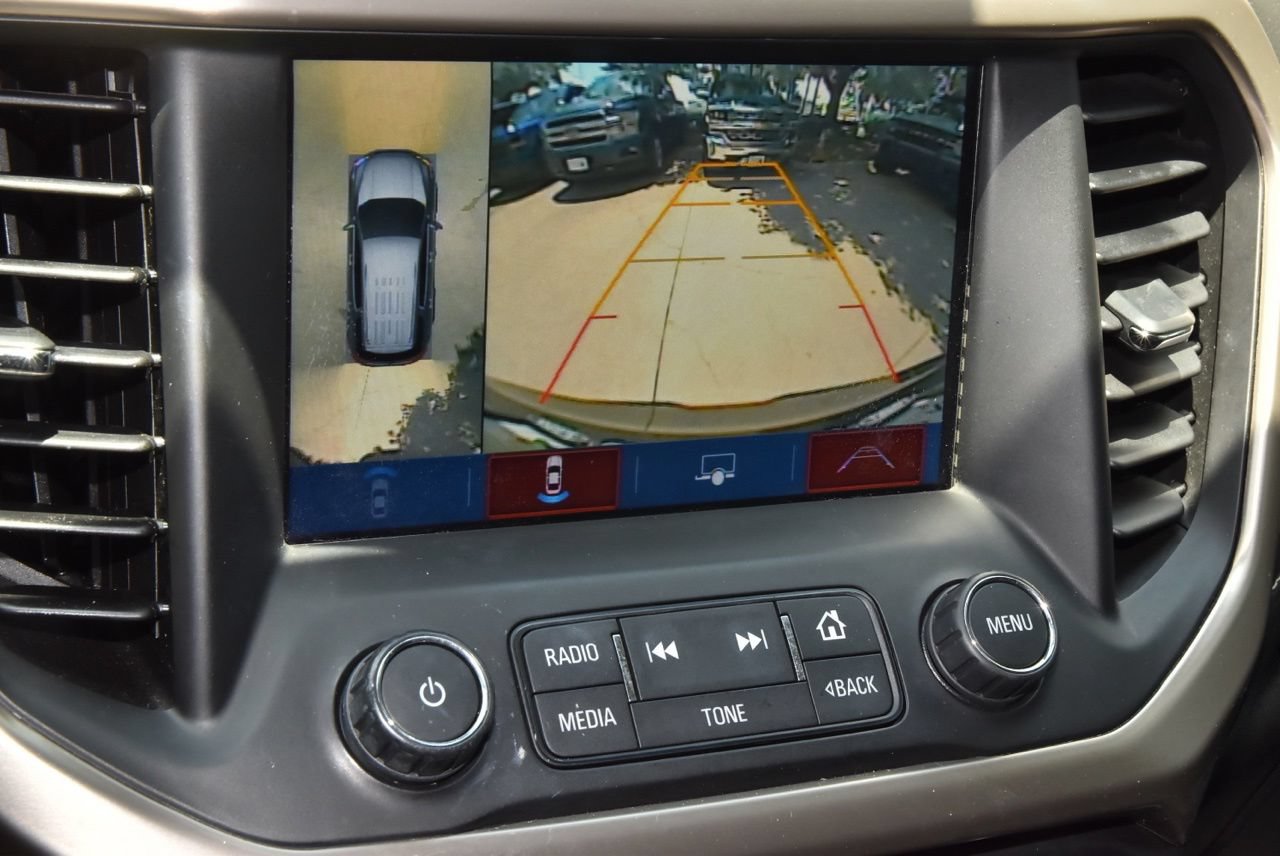Used 2018 GMC Acadia Denali w/ Technology Package FWD image 29