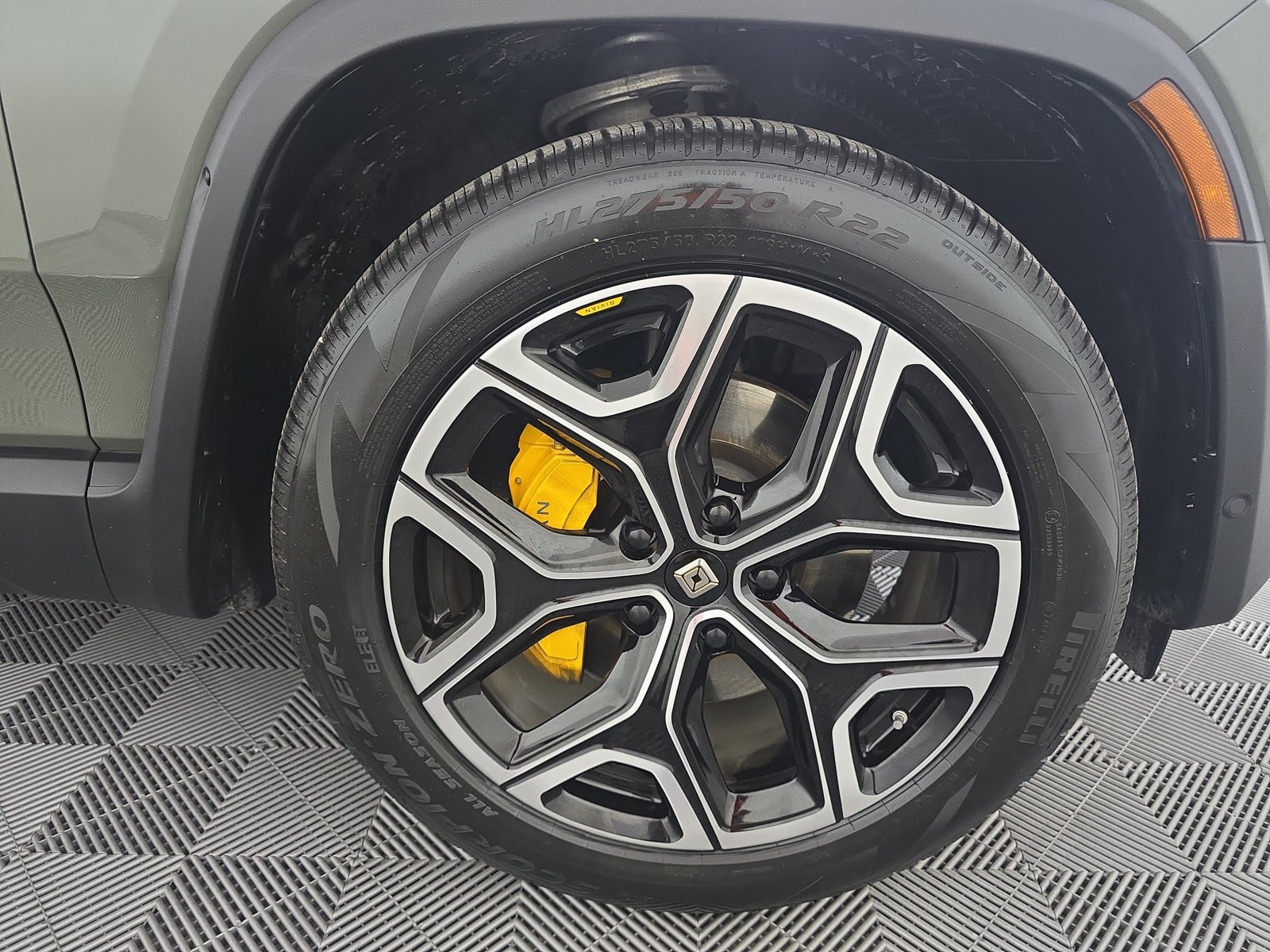 Used 2023 Rivian R1S Launch Edition Quad AWD/4WD image 11