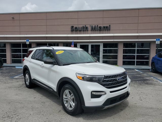 Used 2024 Ford Explorer XLT w/ Equipment Group 202A AWD/4WD image 1
