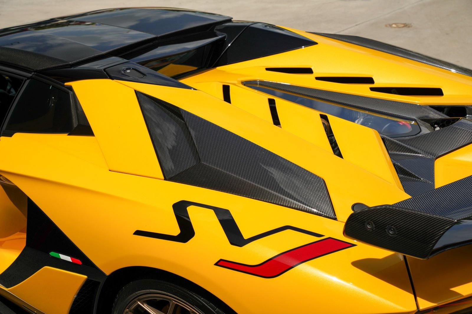 Used 2021 Lamborghini Aventador SVJ AWD/4WD image 83