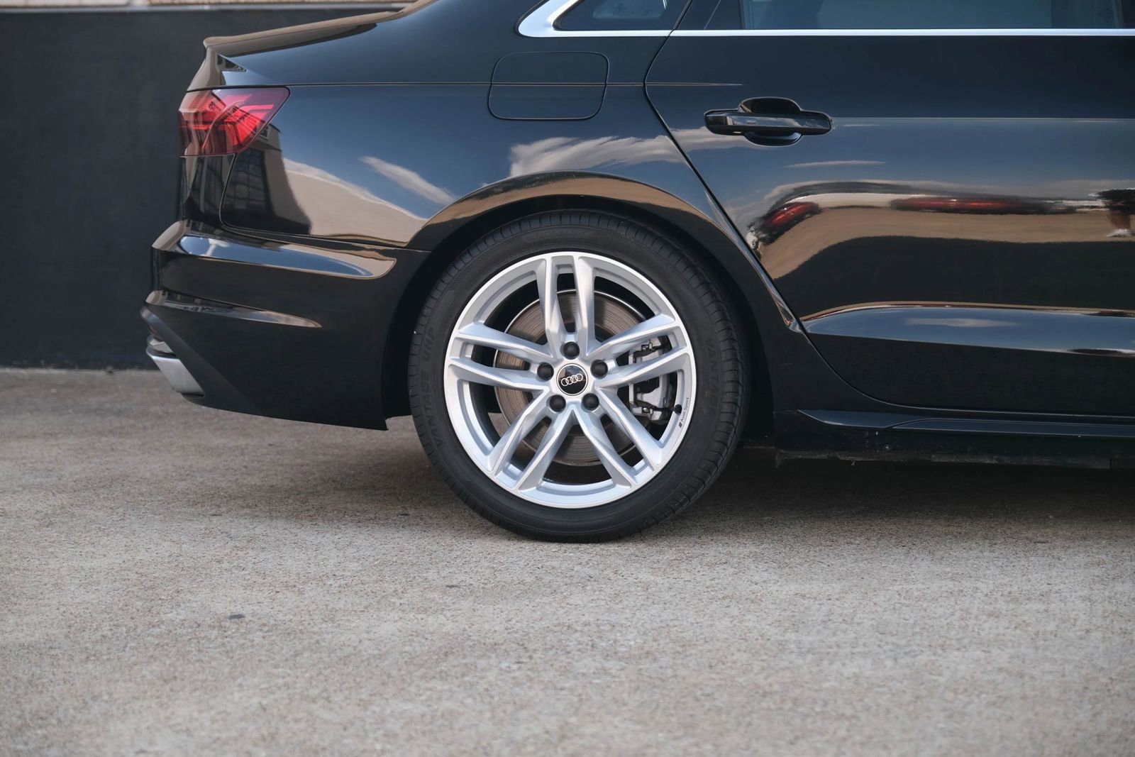 Used 2024 Audi A4 2.0T Premium Plus image 7