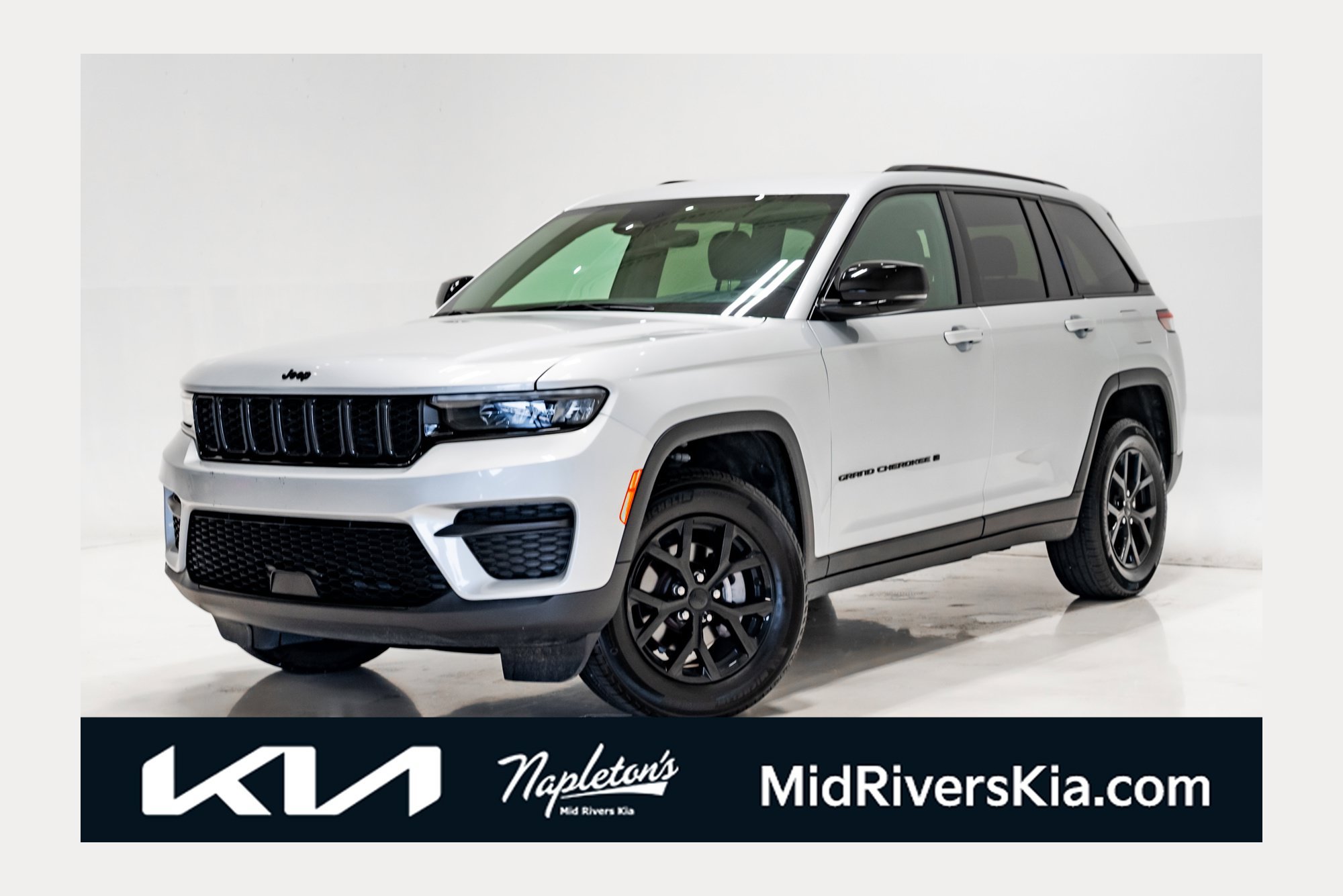 Used 2025 Jeep Grand Cherokee Altitude
