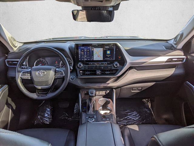 Used 2022 Toyota Highlander Platinum image 18