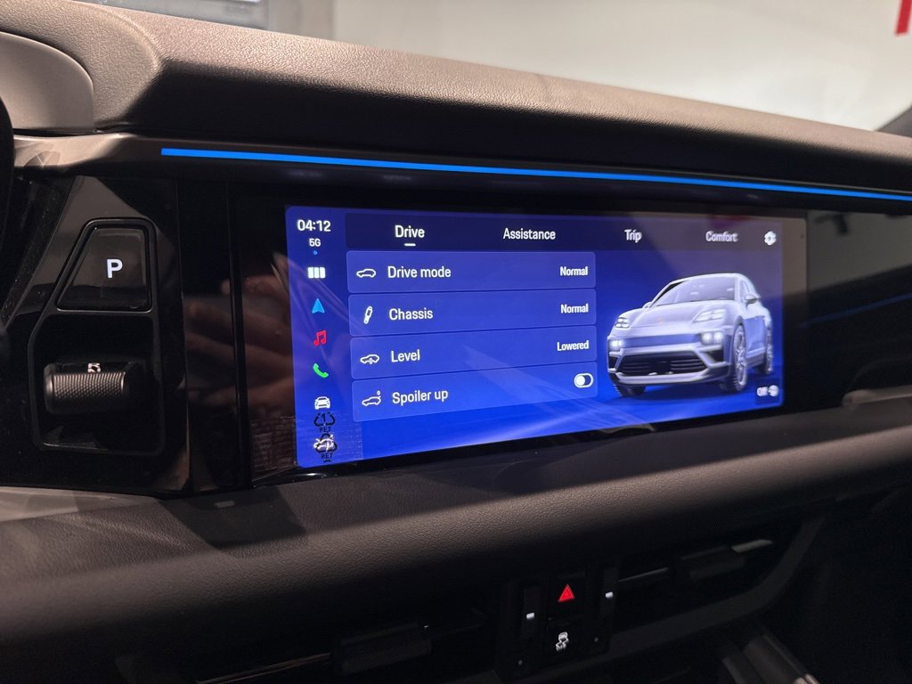 Used 2025 Porsche Macan 4 Electric image 21