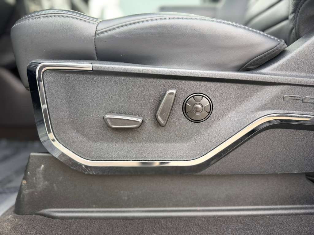 Used 2025 Ford F350 Platinum image 19
