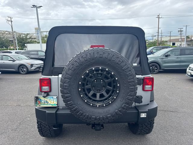 Used 2015 Jeep Wrangler Unlimited Rubicon w/ Max Tow Package image 3