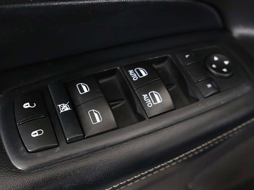 Used 2017 Jeep Grand Cherokee Limited image 41