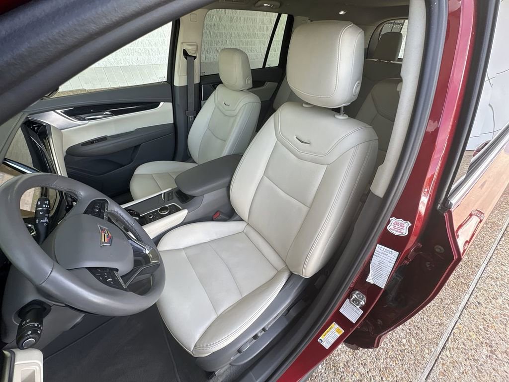 Certified 2025 Cadillac XT6 Premium Luxury AWD/4WD image 20