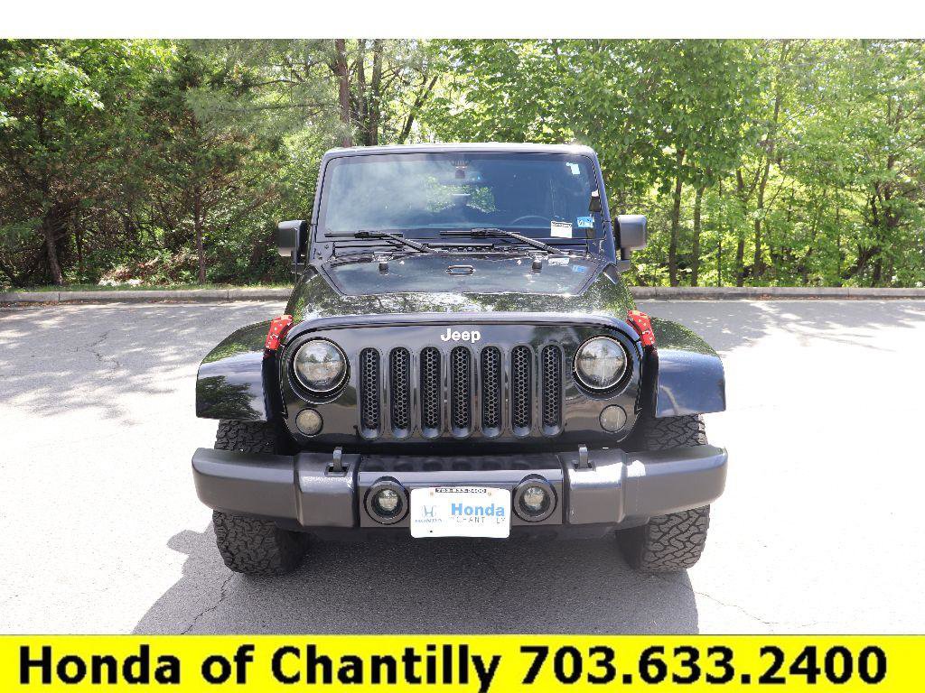 Used 2015 Jeep Wrangler Unlimited Sahara w/ Connectivity Group AWD/4WD image 2