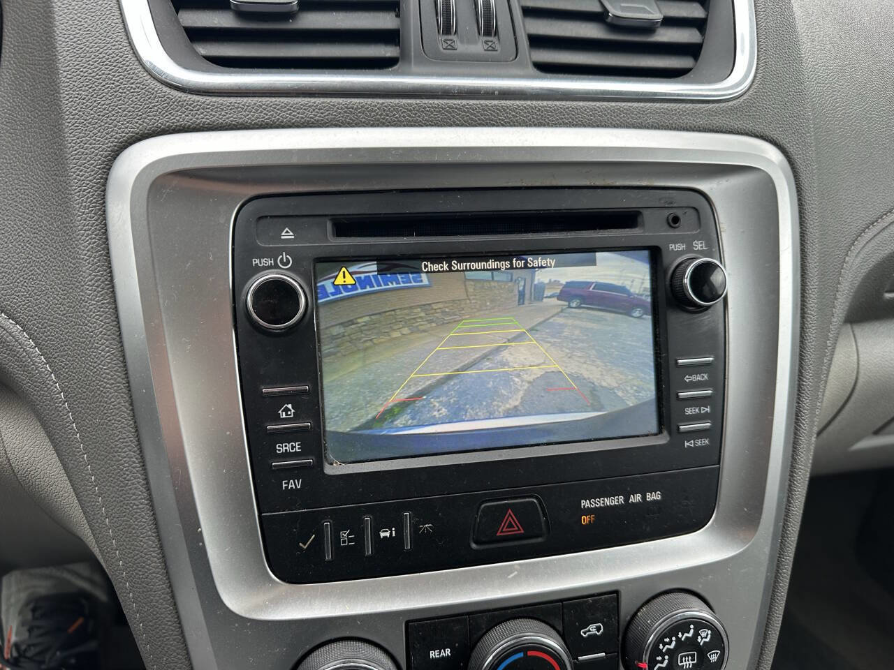 Used 2014 GMC Acadia SLE image 17