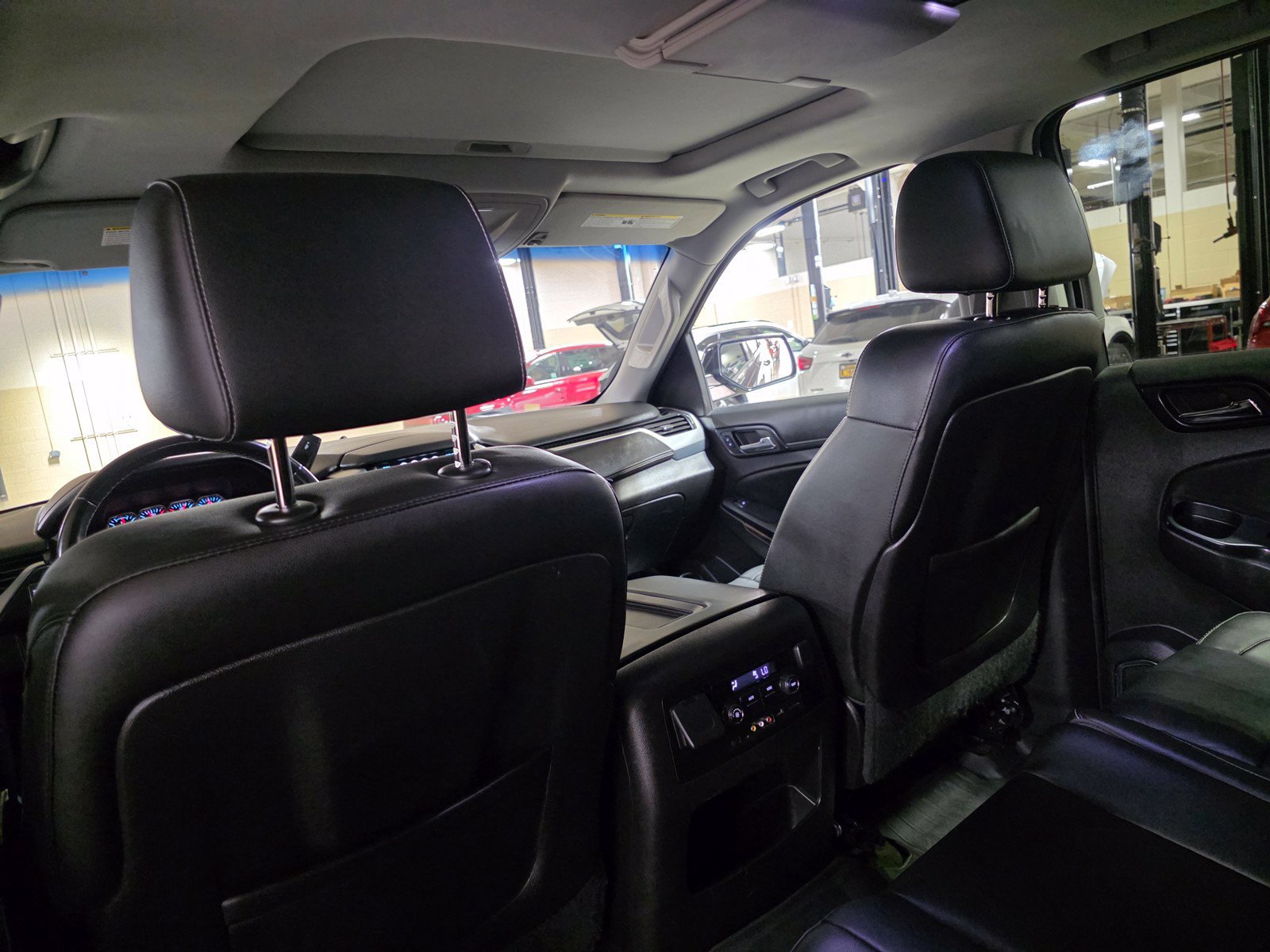 Used 2015 Chevrolet Suburban LT RWD image 16