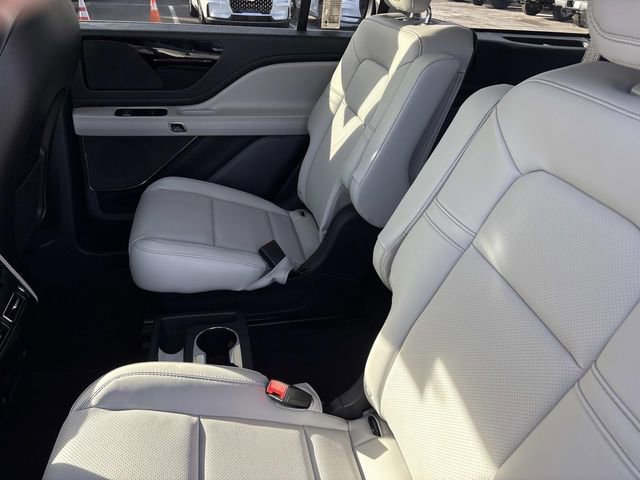 New 2026 Lincoln Aviator 2WD w/ Jet Appearance Package image 18