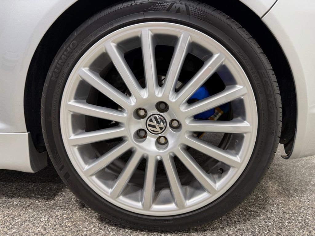 Used 2004 Volkswagen R32 image 10