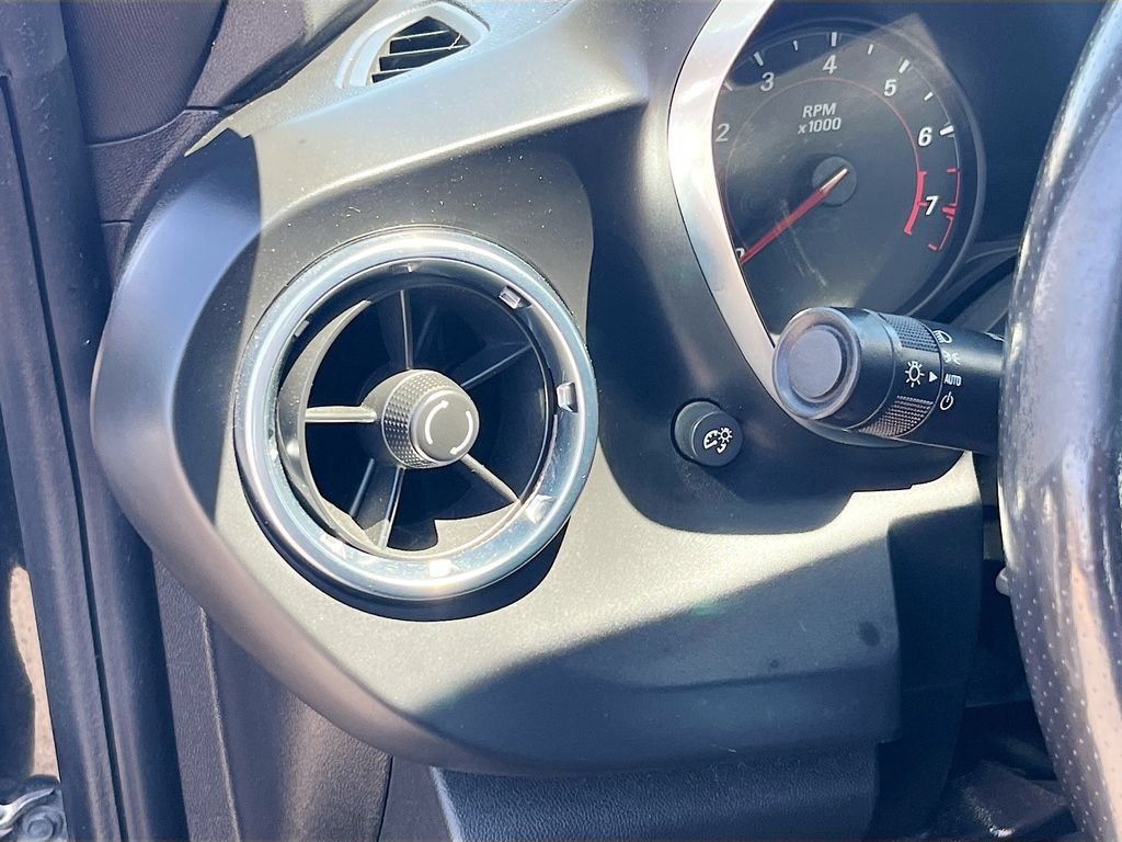 Used 2021 Chevrolet Camaro SS RWD image 10