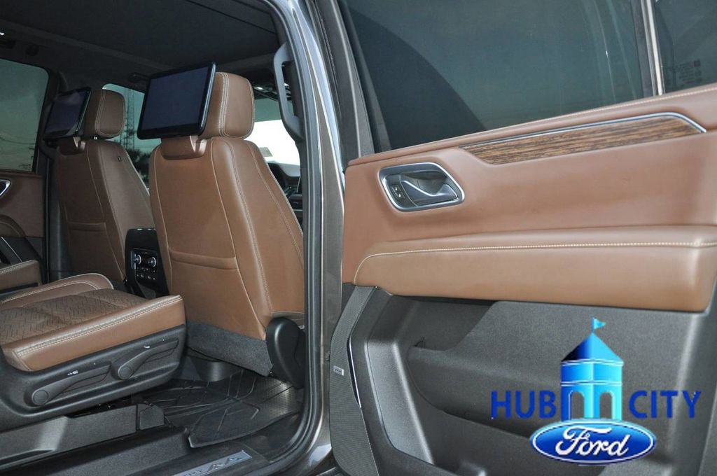 Used 2021 Chevrolet Suburban High Country w/ Premium Package RWD image 15
