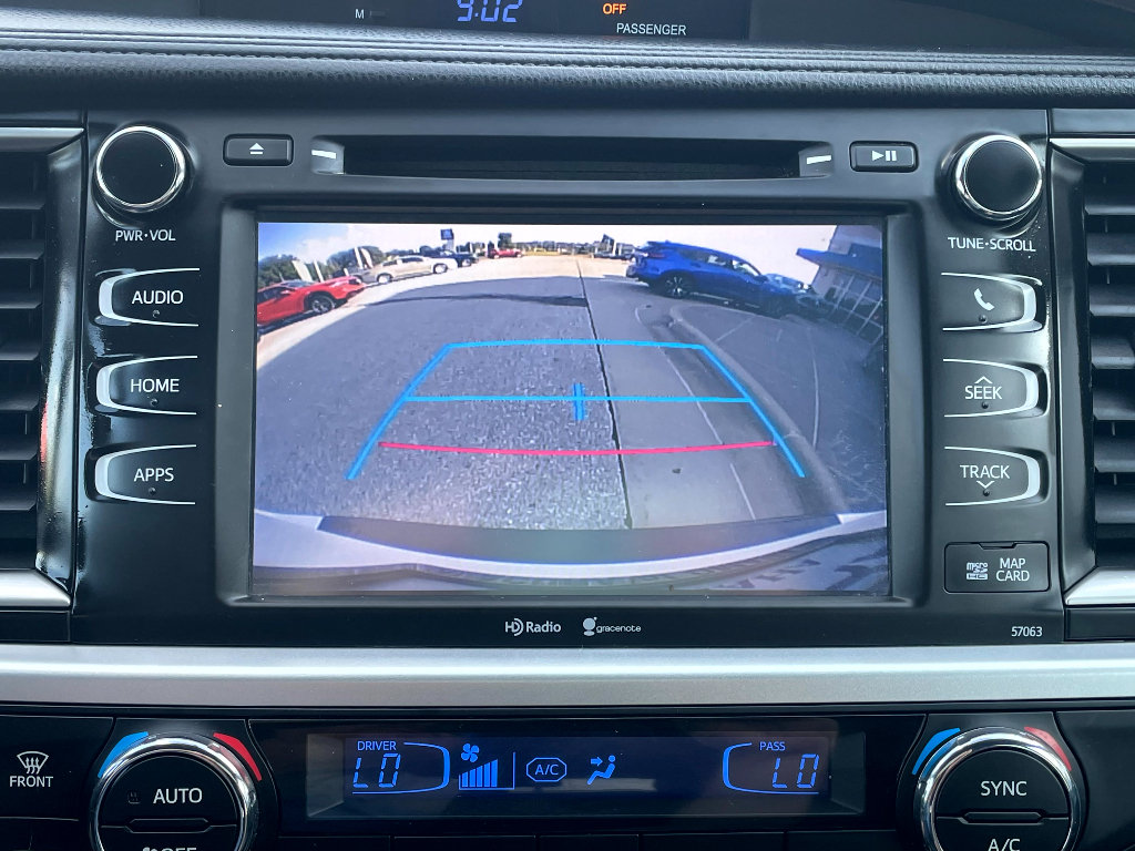Used 2015 Toyota Highlander XLE AWD/4WD image 17
