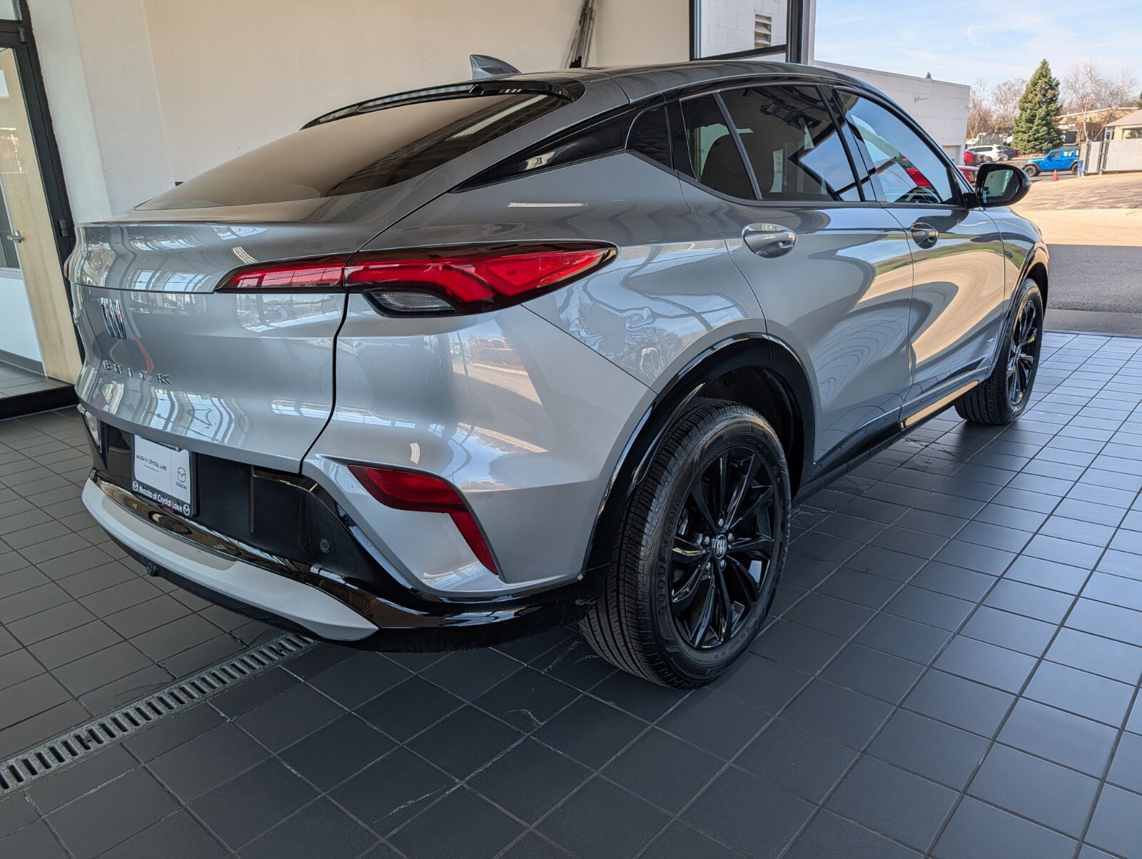 Used 2025 Buick Envista Sport Touring w/ Convenience I Package image 2