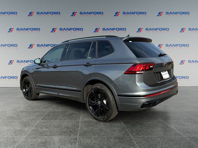 Used 2023 Volkswagen Tiguan SE R-Line AWD/4WD image 3