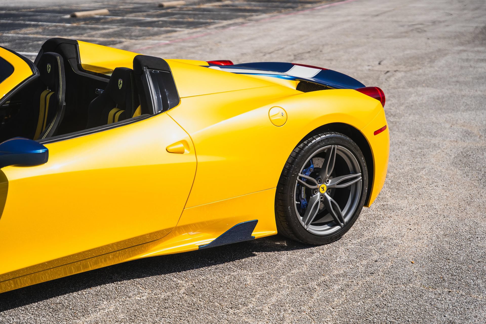 Used 2015 Ferrari 458 Speciale A RWD image 6