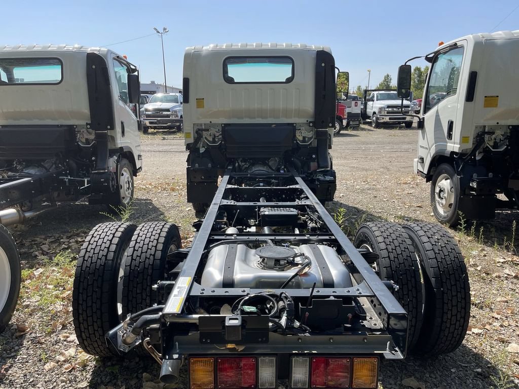 New 2024 Chevrolet Low Cab Forward 5500XG RWD image 3