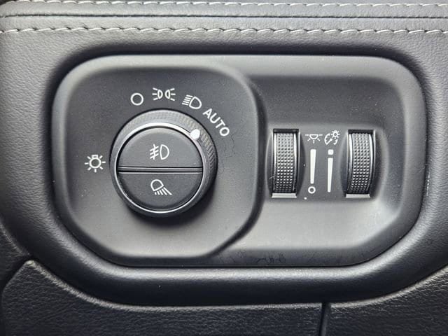 Used 2023 RAM 1500 Limited AWD/4WD image 20