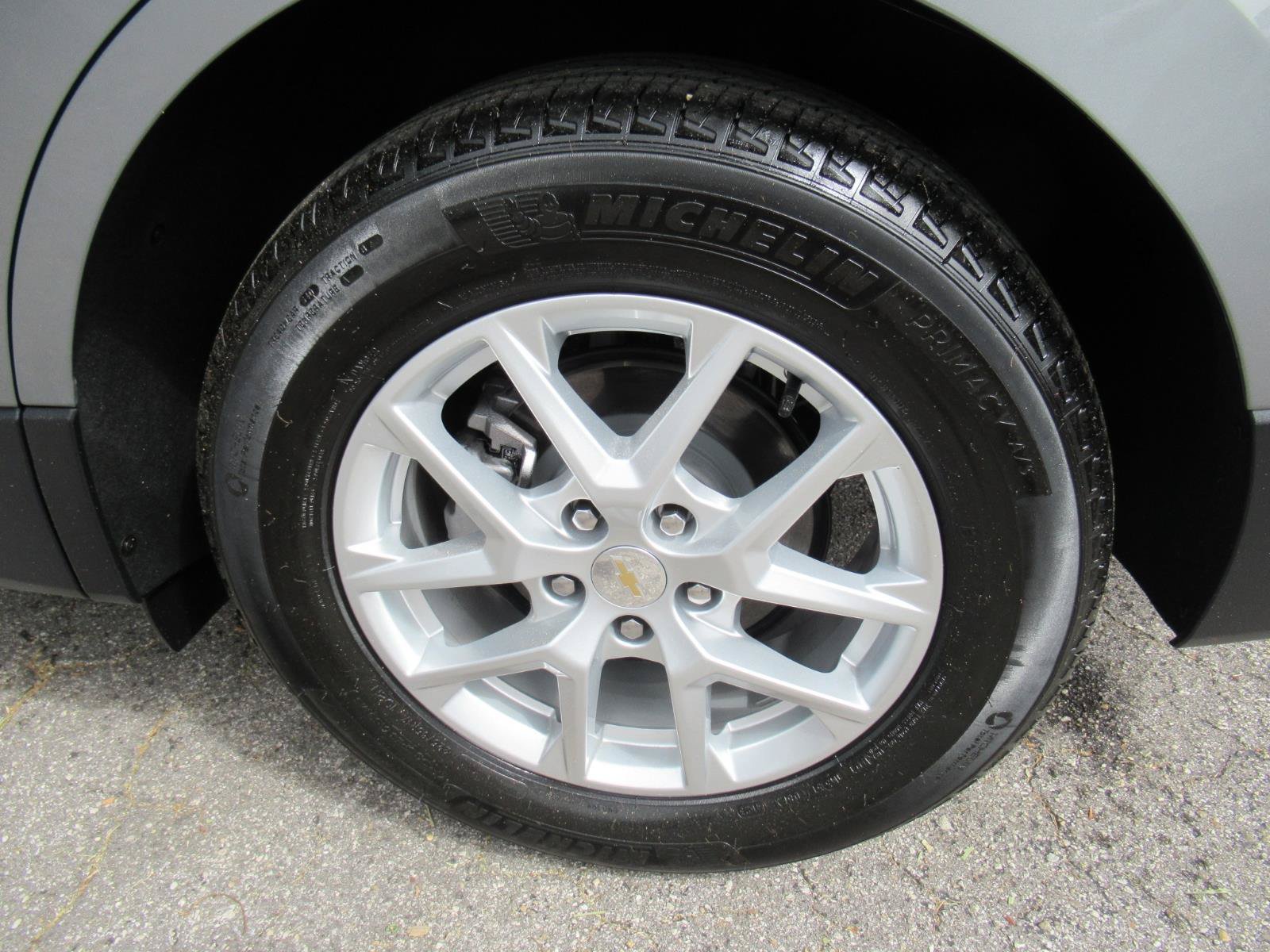 Used 2024 Chevrolet Equinox LT FWD image 9