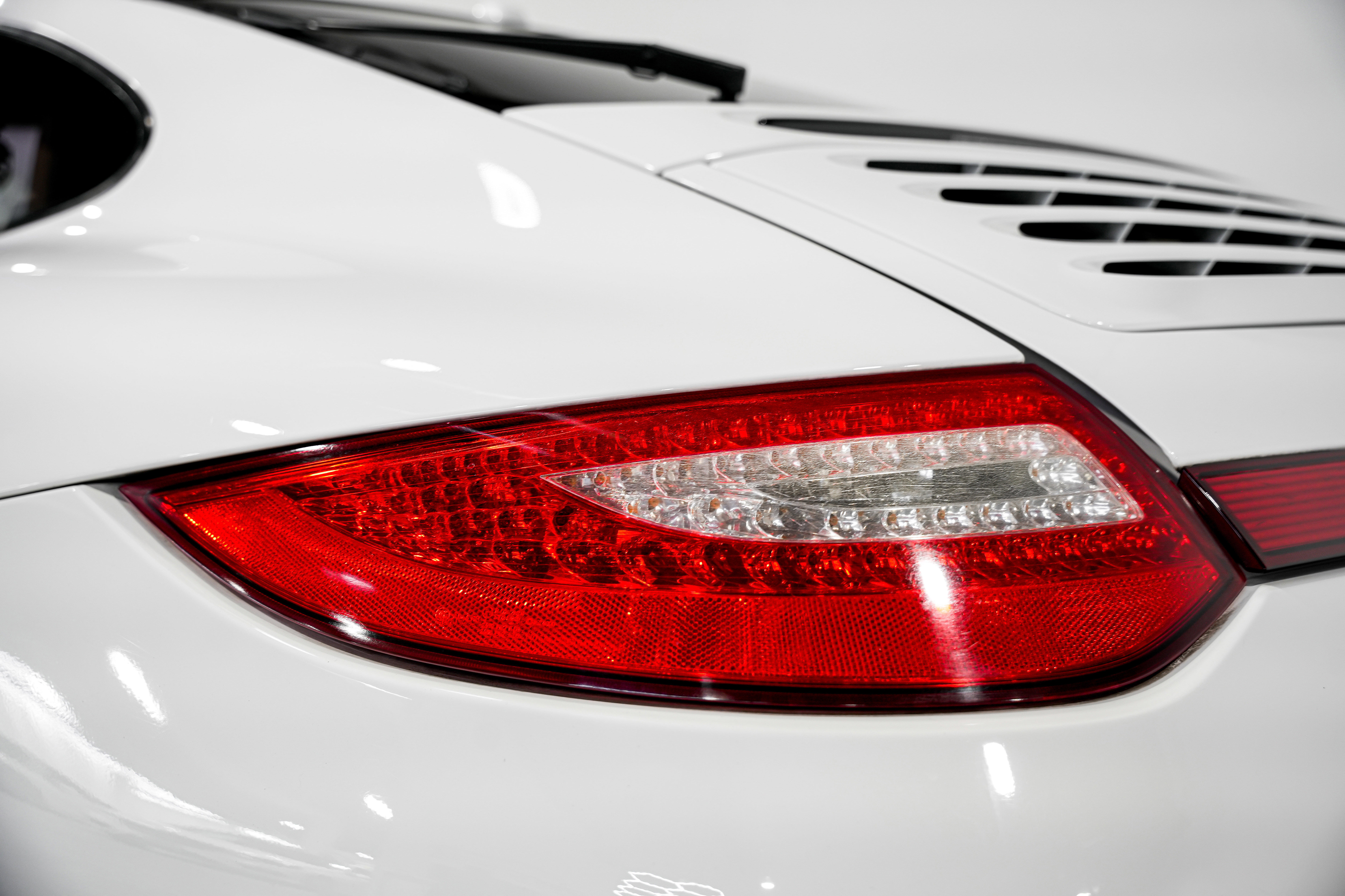 Used 2009 Porsche 911 Carrera 4 image 31