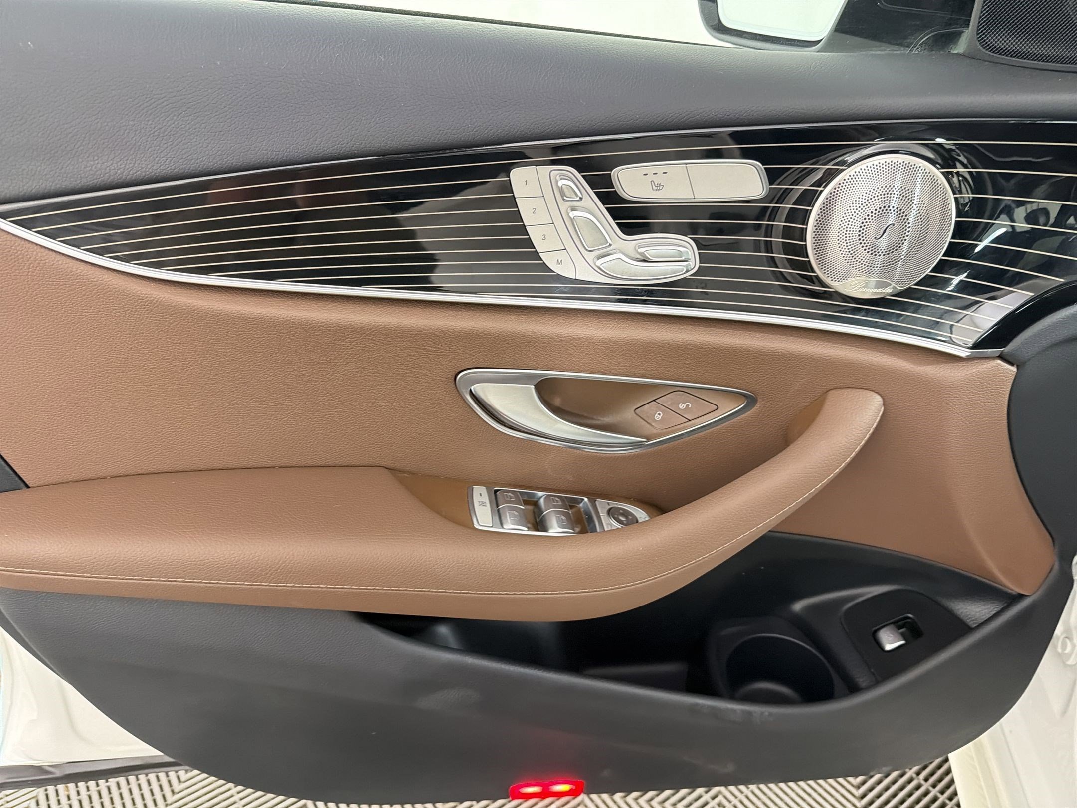 Used 2023 Mercedes-Benz E 350 4MATIC Sedan image 13