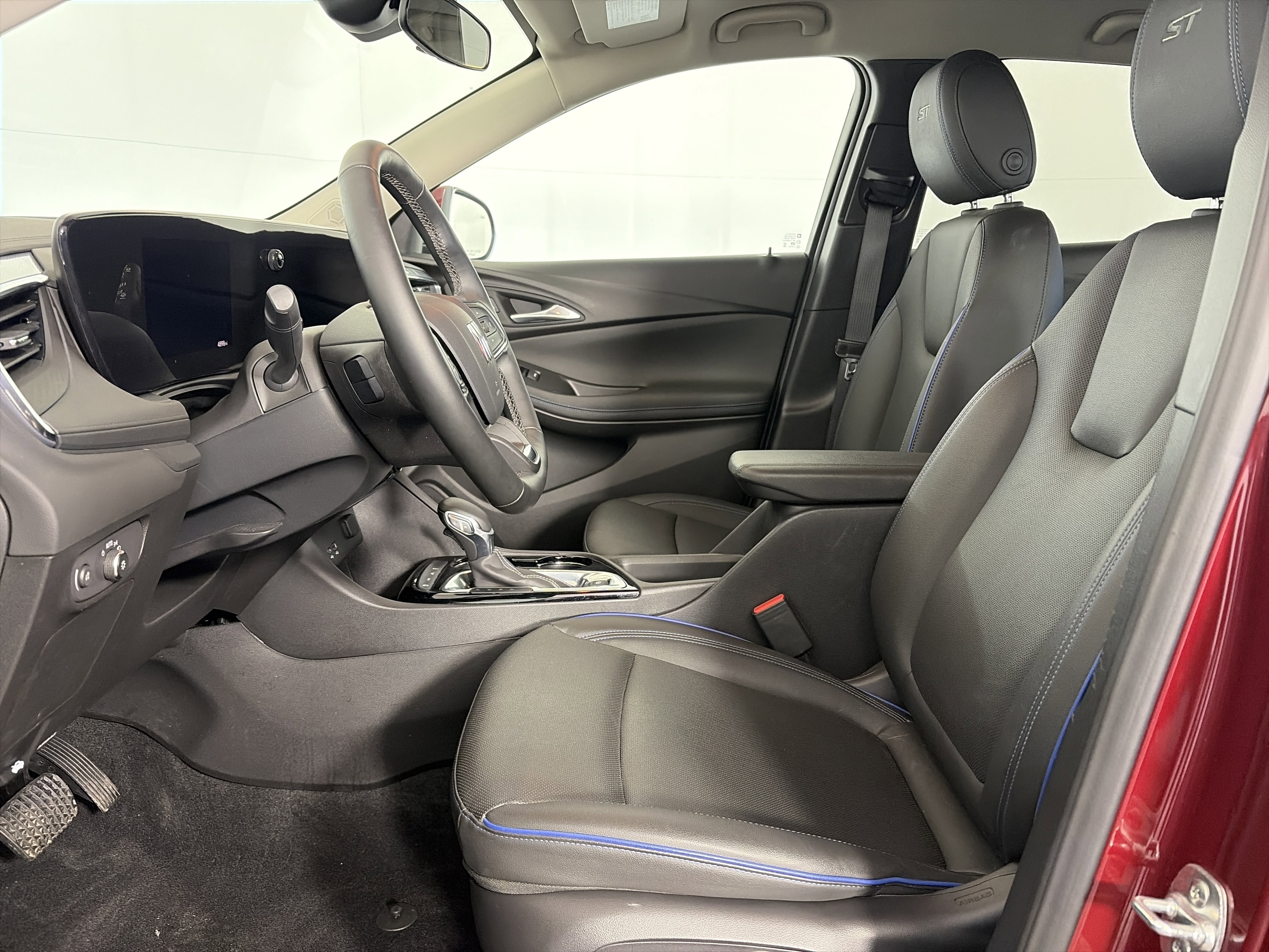 Certified 2025 Buick Encore GX Sport Touring w/ Comfort Package image 6