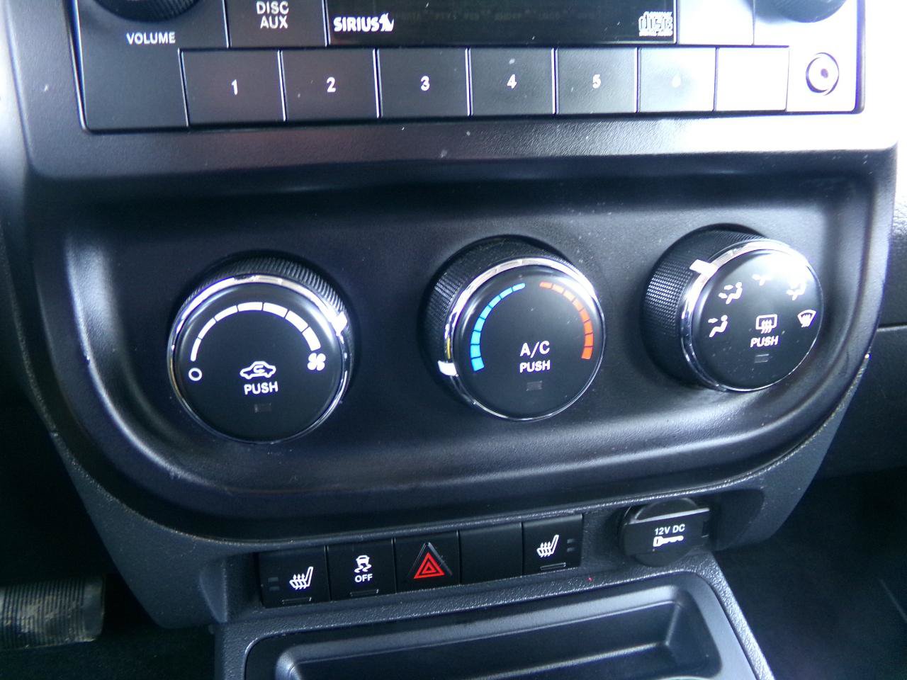 Used 2015 Jeep Patriot Latitude w/ All Weather Capability Group AWD/4WD image 16