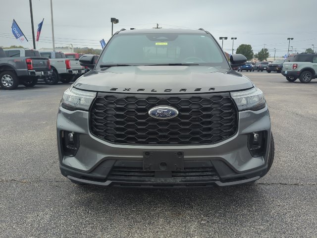 Used 2026 Ford Explorer ST-Line w/ ST-Line Street Pack AWD/4WD image 4