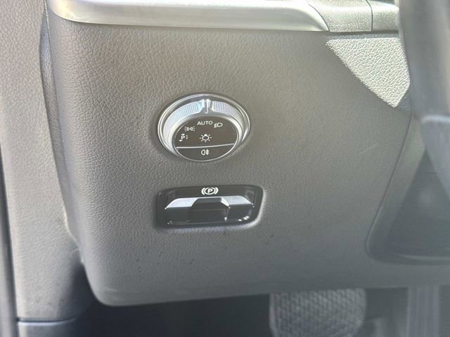 Used 2024 Mercedes-Benz GLC 300 image 31