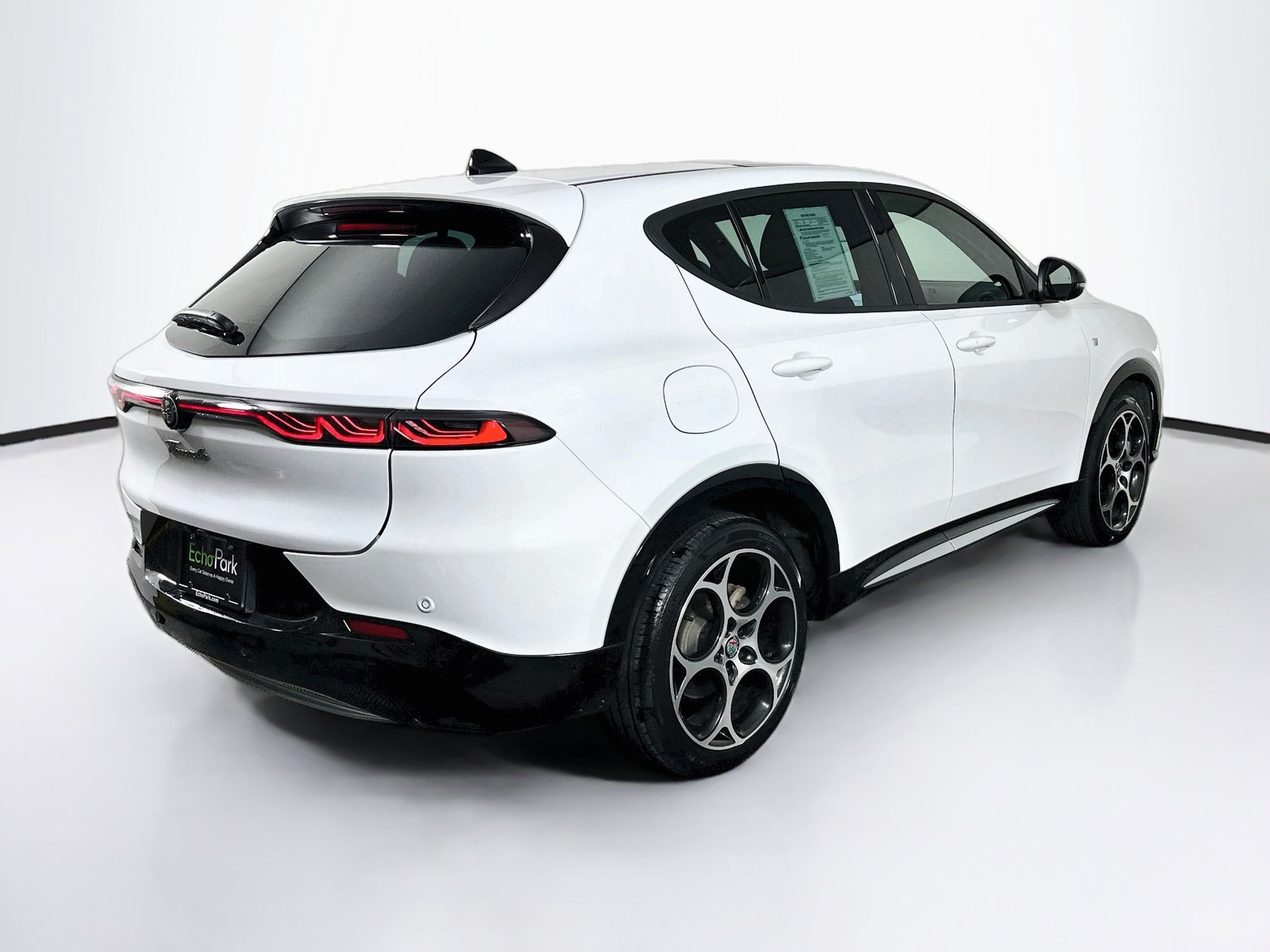 Used 2024 Alfa Romeo Tonale Ti w/ Premium Interior Package AWD/4WD image 9