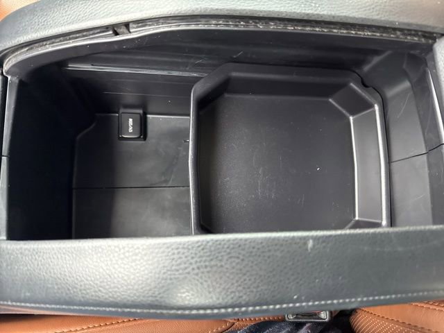 Used 2017 Toyota Highlander Limited image 27