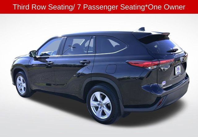 Used 2023 Toyota Highlander LE image 3