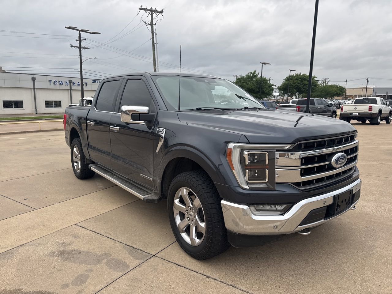 Used 2022 Ford F150 Lariat w/ Equipment Group 502A High AWD/4WD image 3