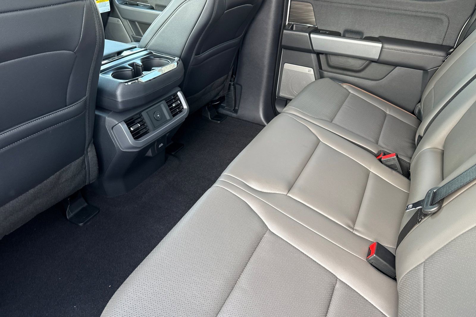 New 2026 Ford F150 Lariat w/ Equipment Group 501A Mid AWD/4WD image 12