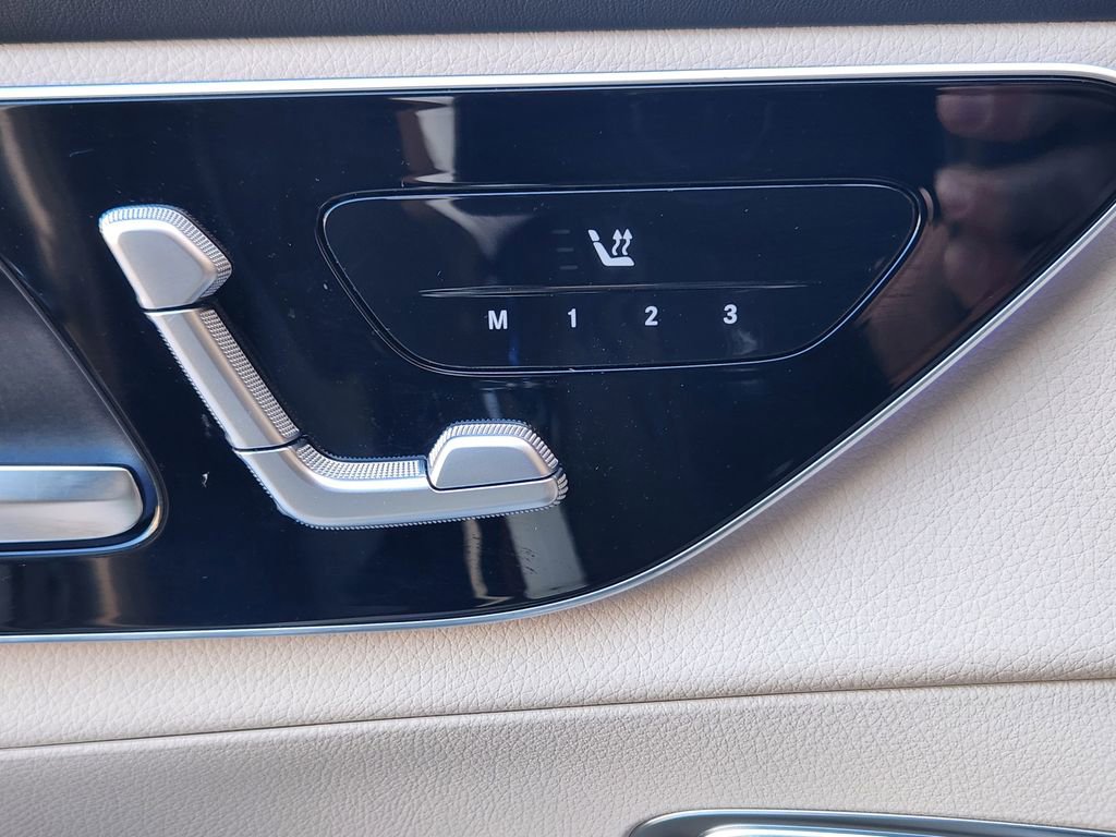 Used 2024 Mercedes-Benz GLC 300 4MATIC image 24