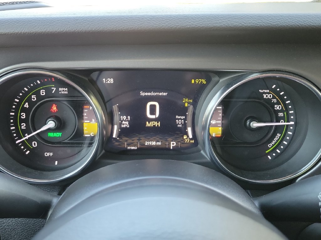 Used 2023 Jeep Wrangler Unlimited w/ Sun & Screen Package AWD/4WD image 21