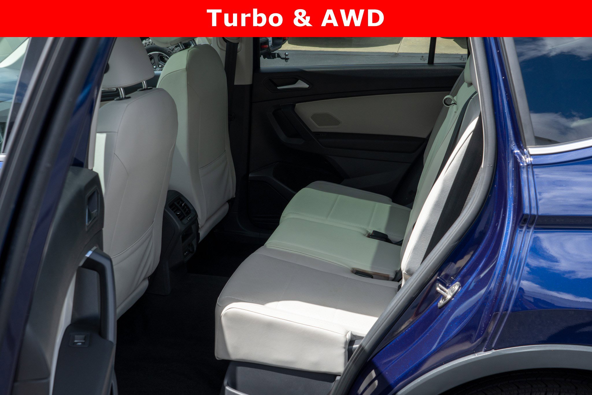 Used 2021 Volkswagen Tiguan SE w/ Panoramic Sunroof Package image 20