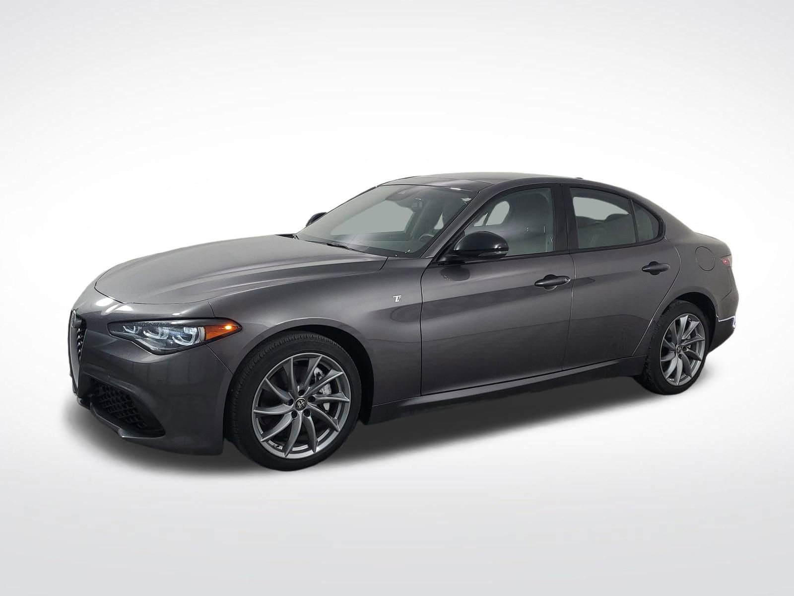 Used 2024 Alfa Romeo Giulia Ti w/ Active Assist Plus Package AWD/4WD image 6
