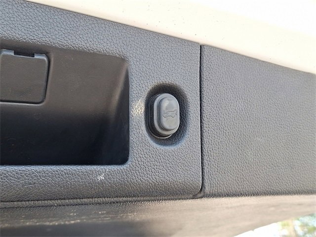 Used 2019 GMC Yukon XL SLT w/ HD Trailering Package image 28